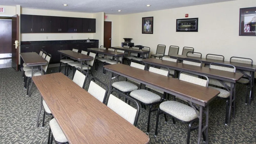 Holiday Inn Express SHELBY @ HWY 74