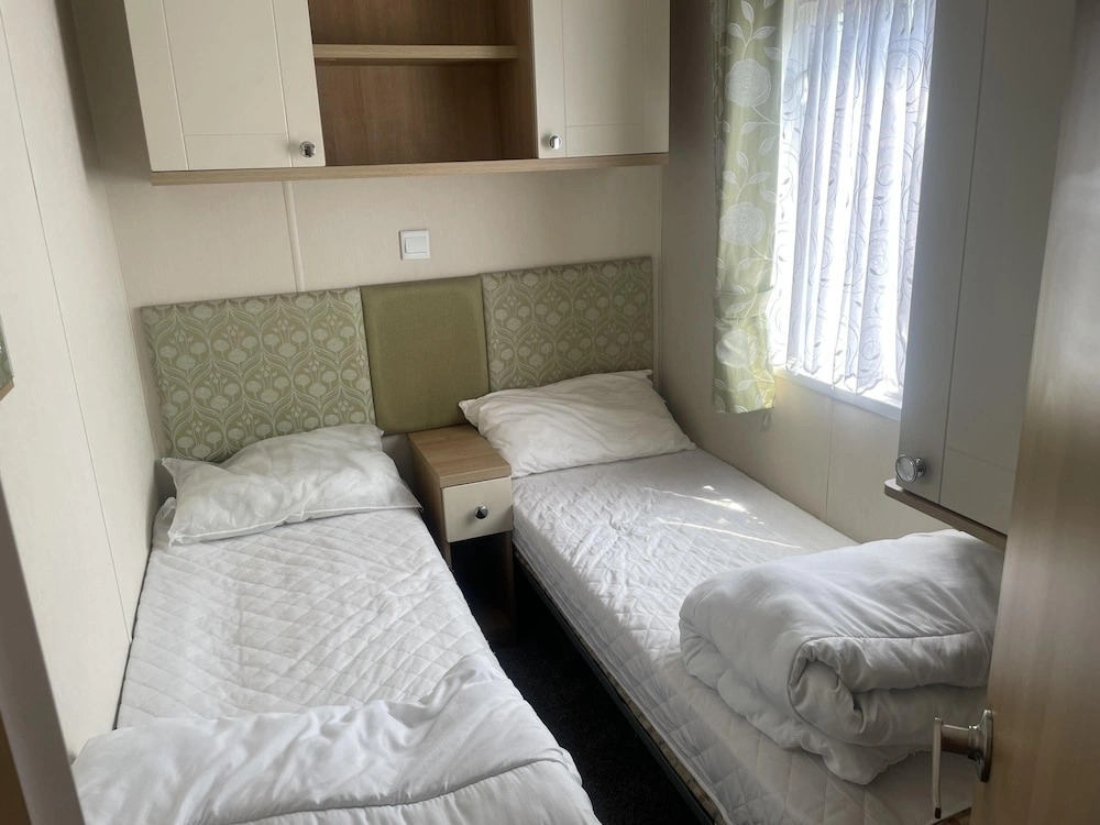 Stunning 3-bed Caravan in Clacton-on-sea