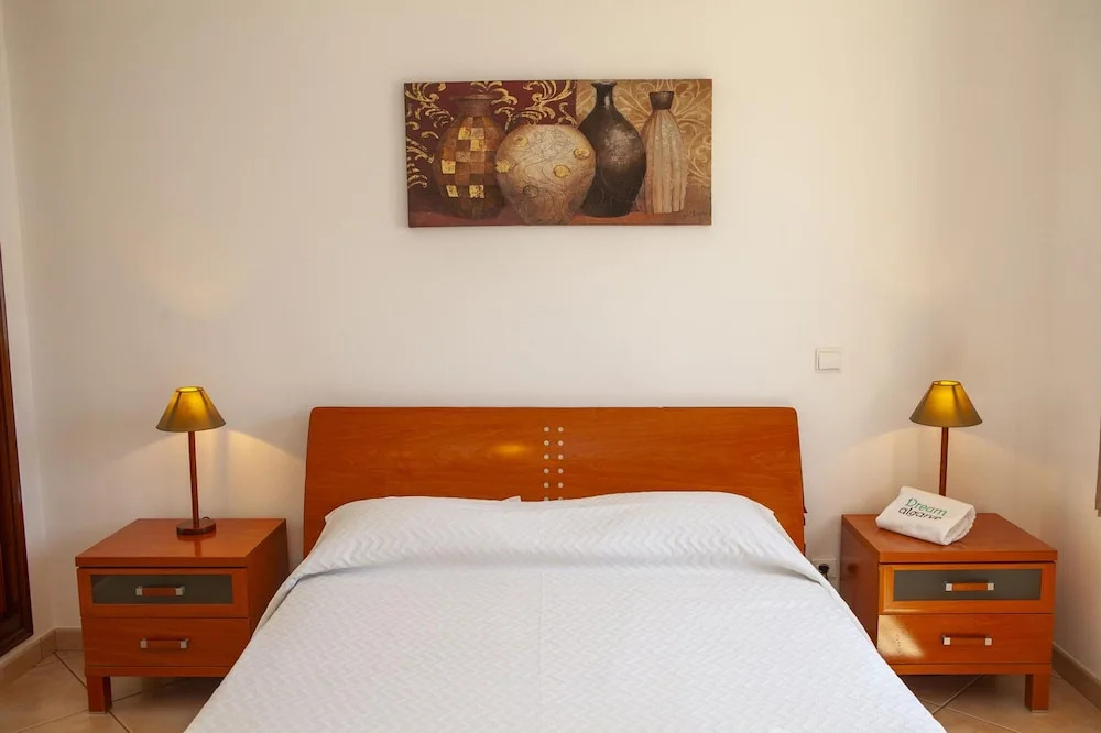 FF 01 - Bedroom 1 in Sea Breeze Guesthouse