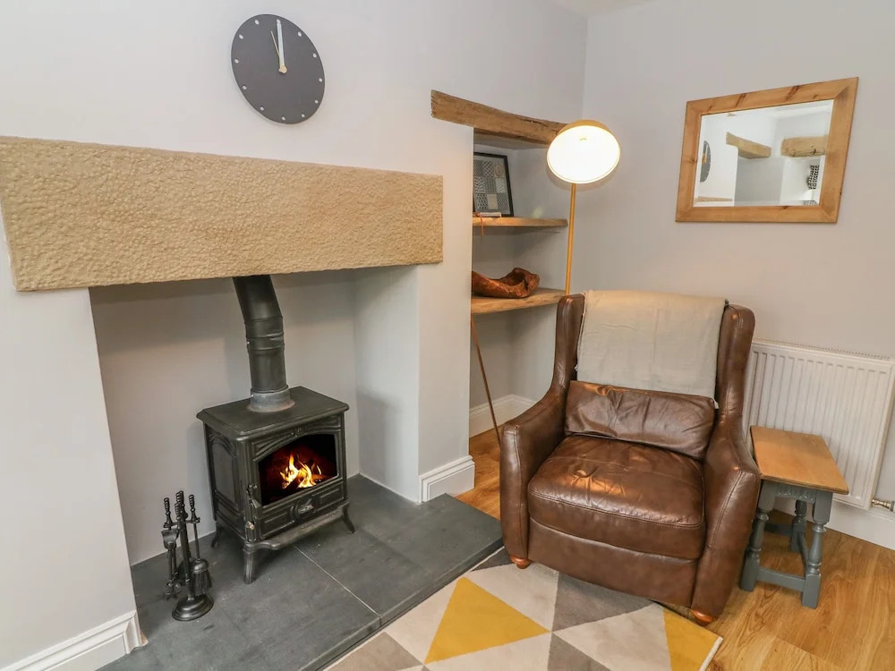 5 Bank Cottage