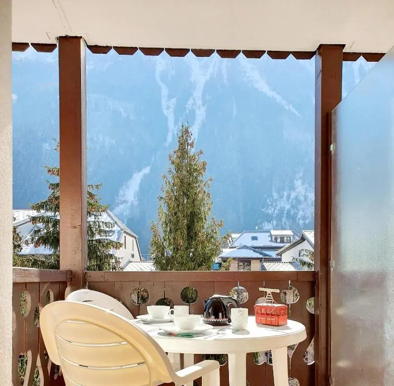 La Rivière Vue Mont Blanc