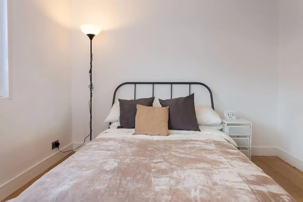 2 Bedroom Apartment near Clapham Common Sleeps 4