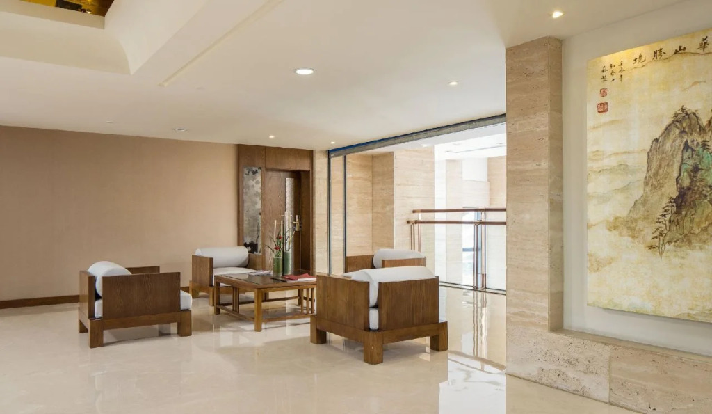 Julong Hotel