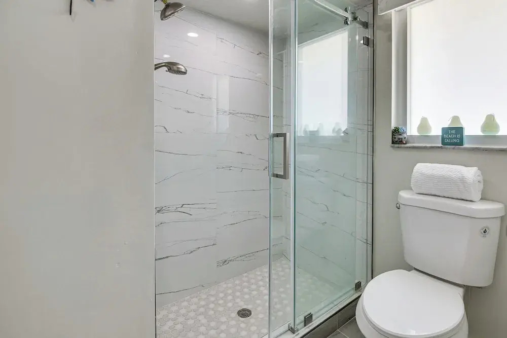 < 2 Mi to Marco Island Beach Access: Modern Oasis