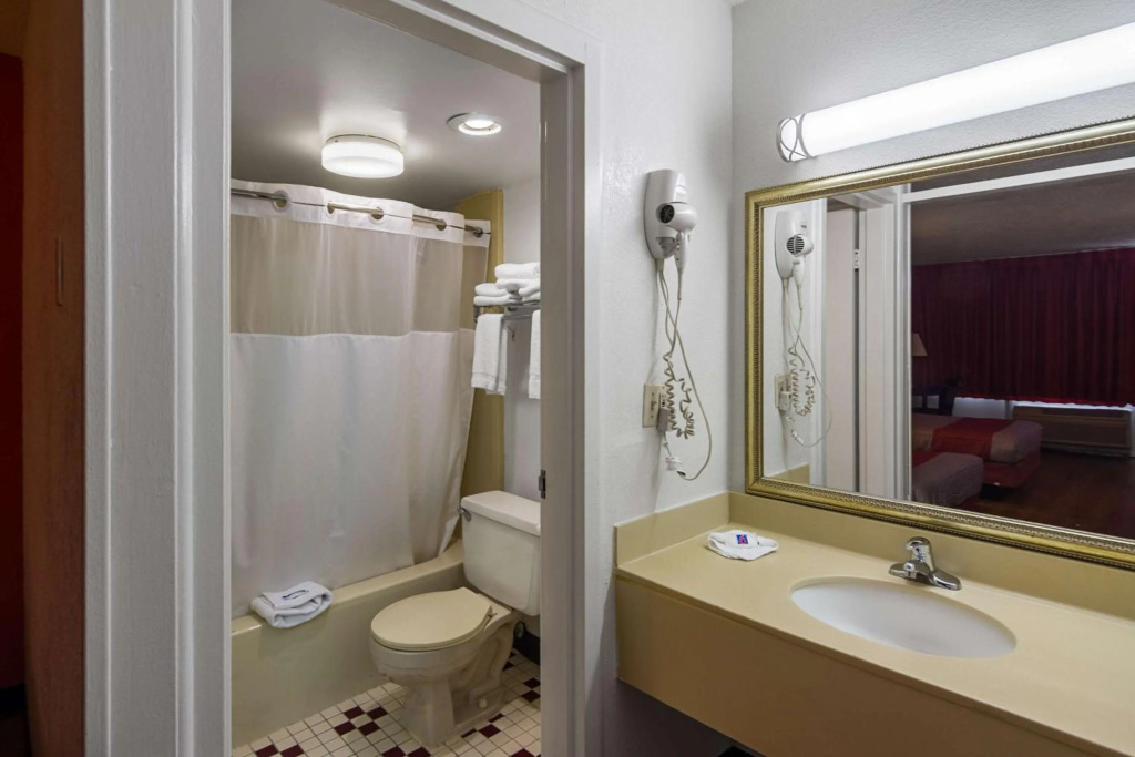 Motel 6-Groton, CT - Casinos nearby
