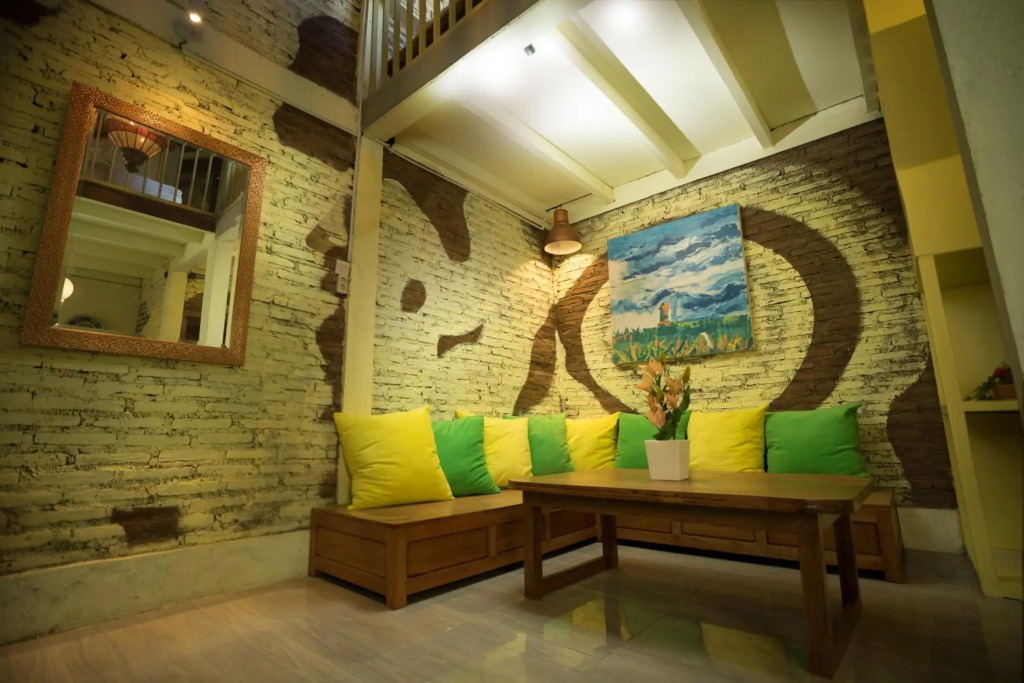ETHES Coworking - Coliving & Lounge