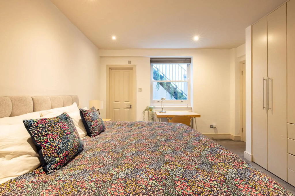 Niru 5-Star Hidden Secret on Earl's Court