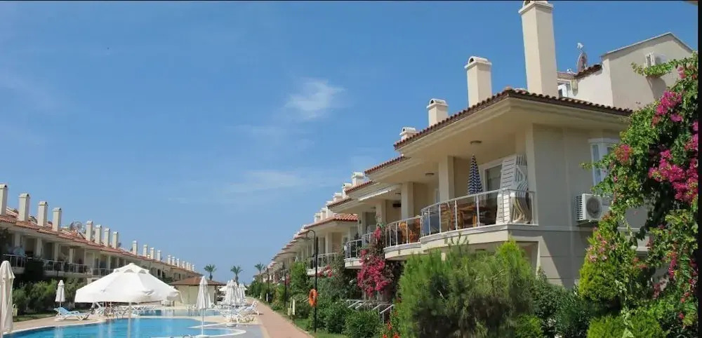 Villa AQ28 by JoyLettings