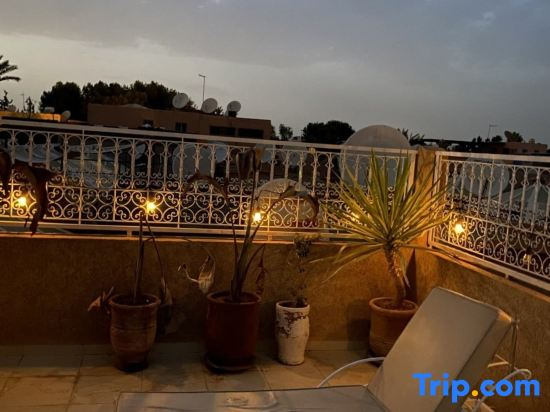 Riad with Outdoor Swimming Pools