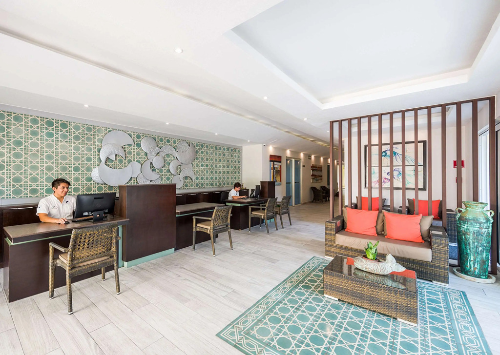 Ixchel Beach Hotel