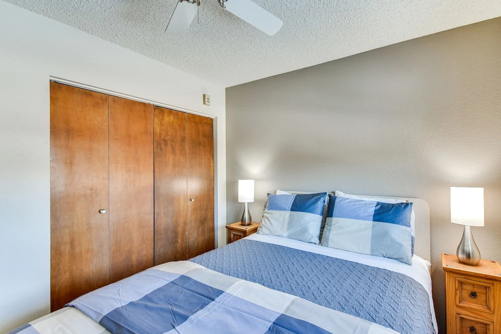 Central Steamboat Condo: Outdoor Hot Tub & Pool!