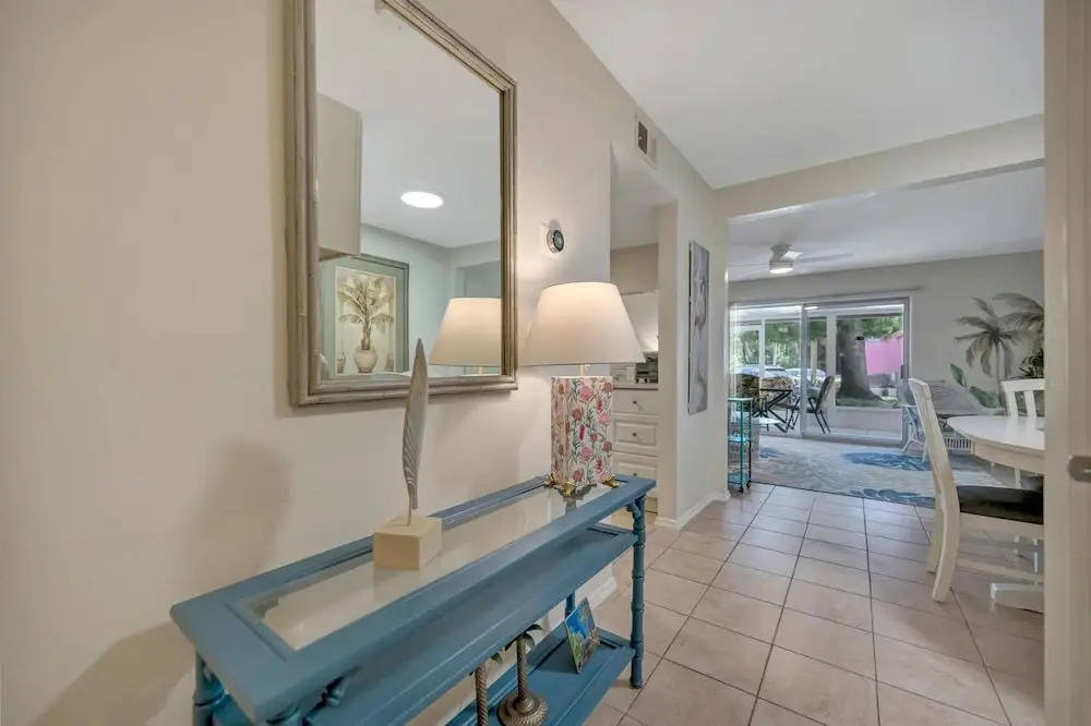 Your own Tropical Resort Heated Pool Pickleball