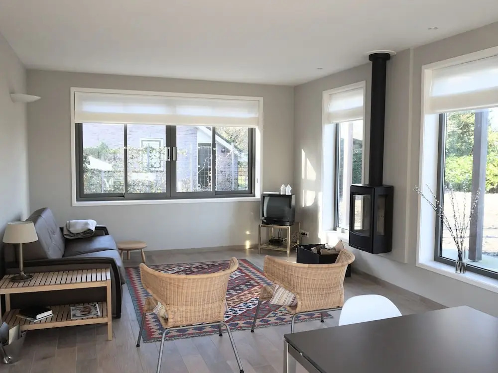 Tranquil Holiday Home in Ouddorp near Nature Reserve