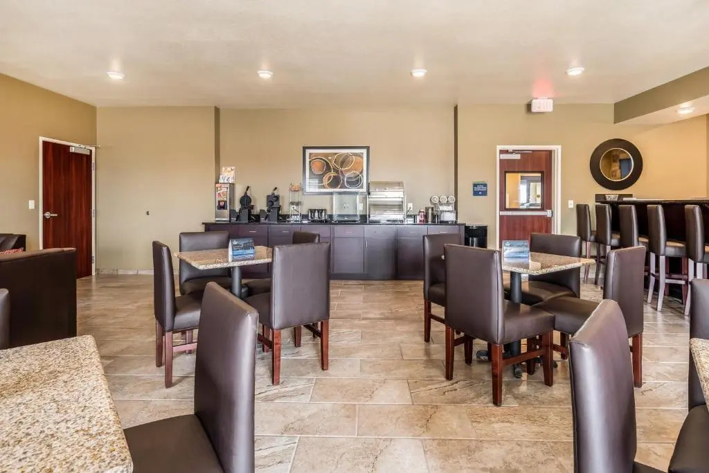 Cobblestone Inn & Suites - Pine Bluffs
