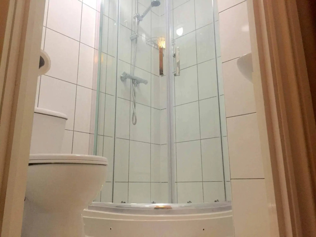 Welbeck Hotel - Close to Beach, Train Station & Southend Airport