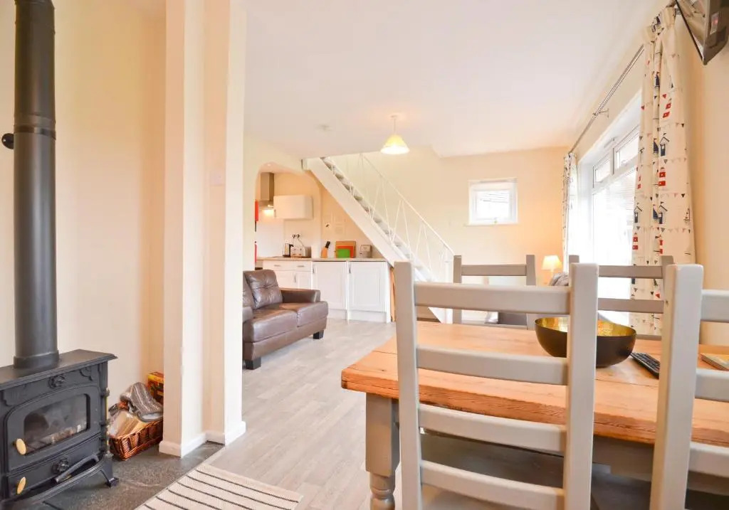 17 Tollgate Cottages
