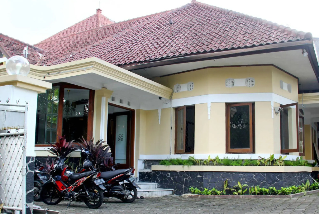 Lombok Ethnic Bandung