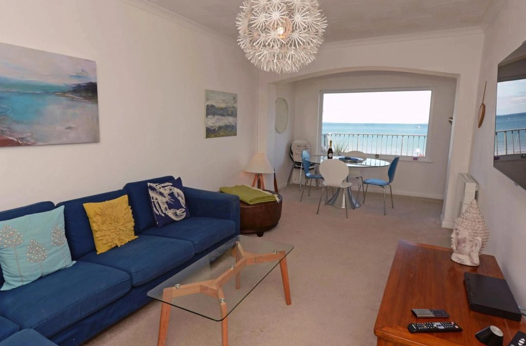 Gone to the Beach - Luxury Cottage Sea Views Direct Access to Beach Pet Friendly
