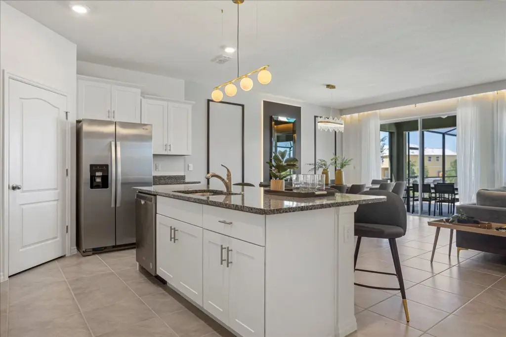 7 Bedrooms 5 Bathrooms Solterra 7596 Ol
