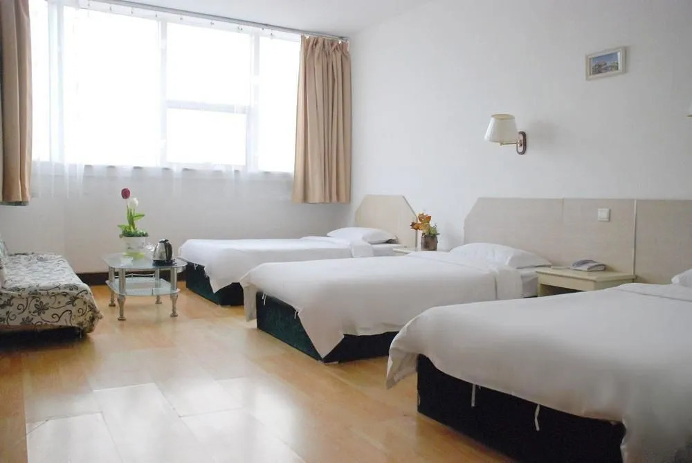 Qingdao Xiaogangwan Business Hotel