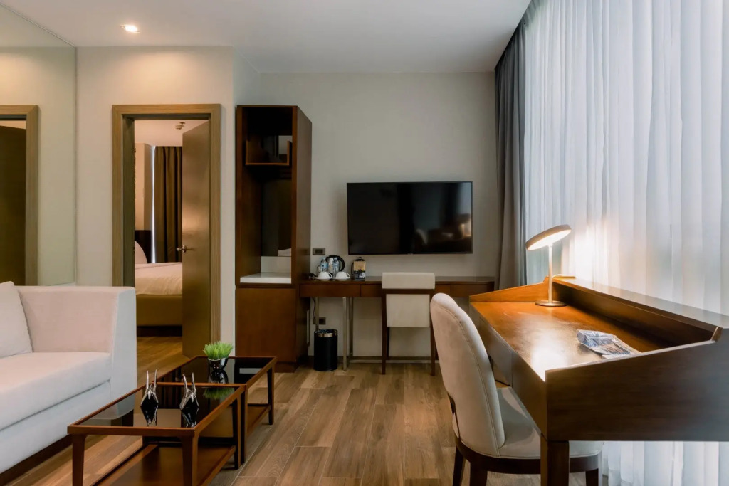 The Henry Hotel Roost Bacolod