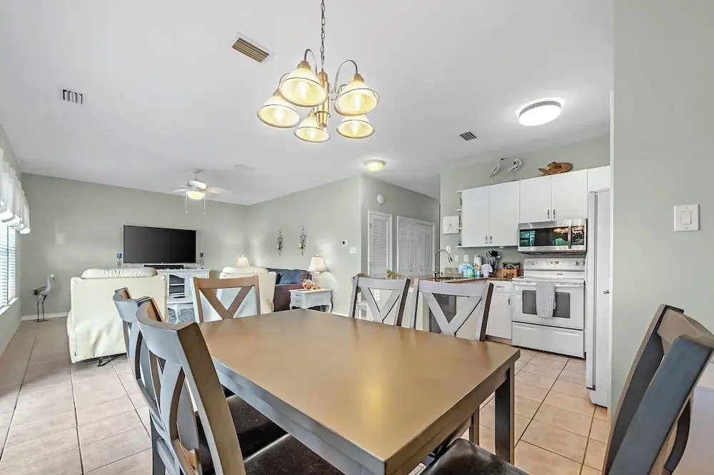Romar Lakes 104B