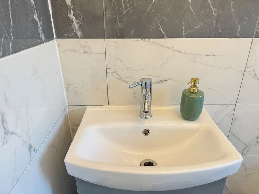 Sheffield - House - Sleeps 5 - Parking - Garden