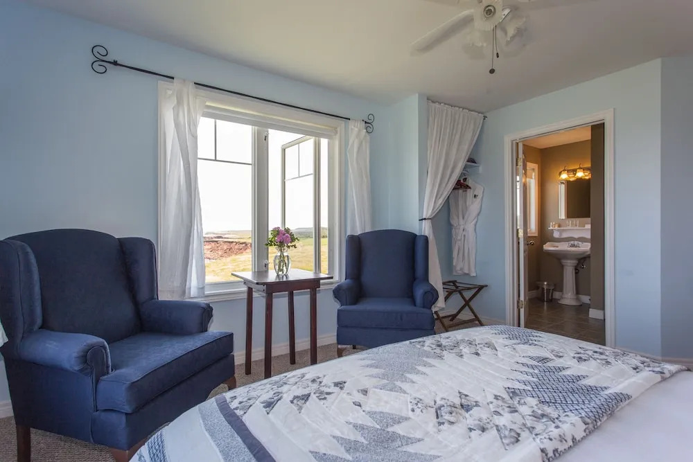 Johnson Shore Inn