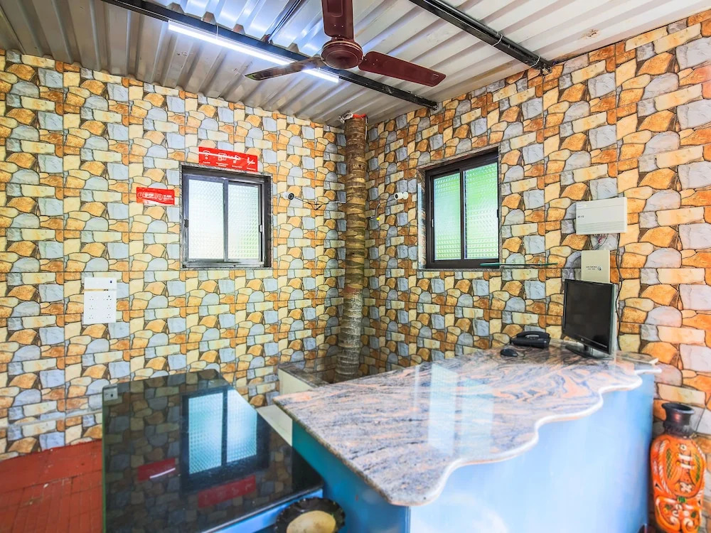 OYO 13747 Tanisha Guest house