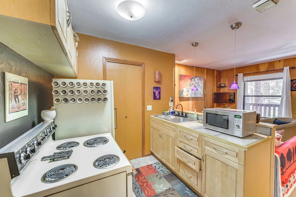 Easy Resort Access: Angel Fire Adventure Condo!