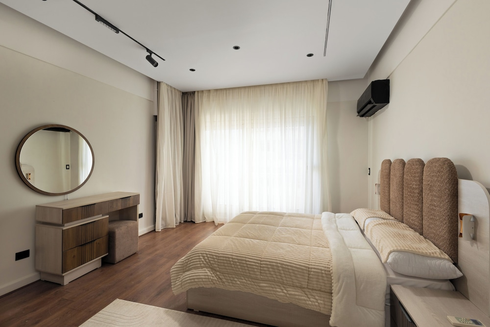 ELITE Premium 4BR Nilefront Apartment