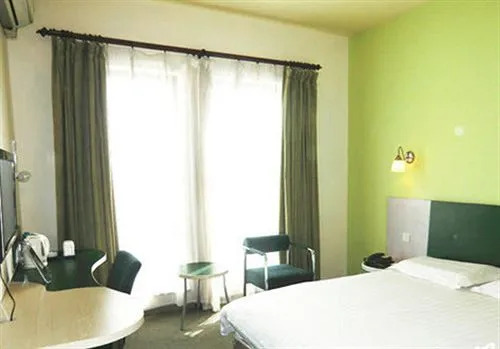 Motel 168 Shanghai Pudong Airport Hunan Avenue Nanhui Branch