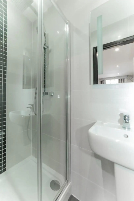 Imperial Court Suites
