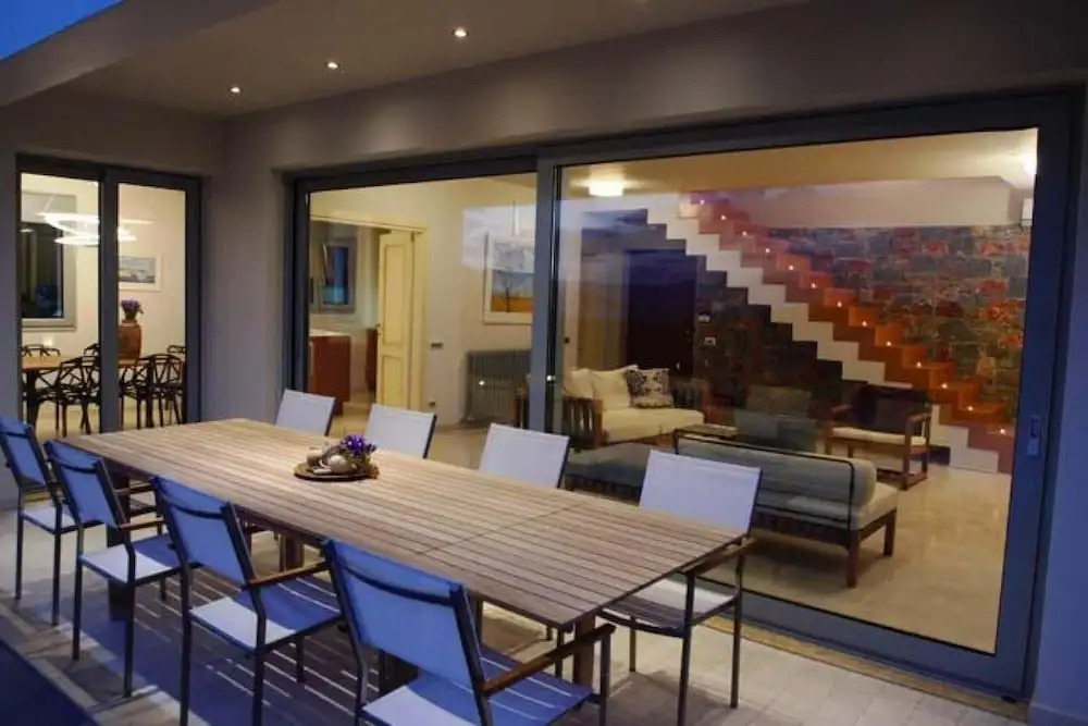 Sea View 3 Bedroom Villa Close to the Beach