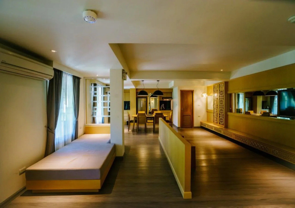 Moon Dragon Hotel