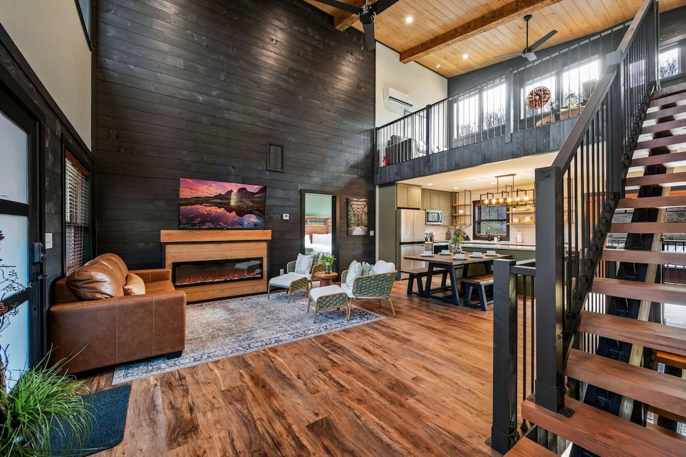 Game Room-hot Tub-10 Mins to Downtown Gatlinburg