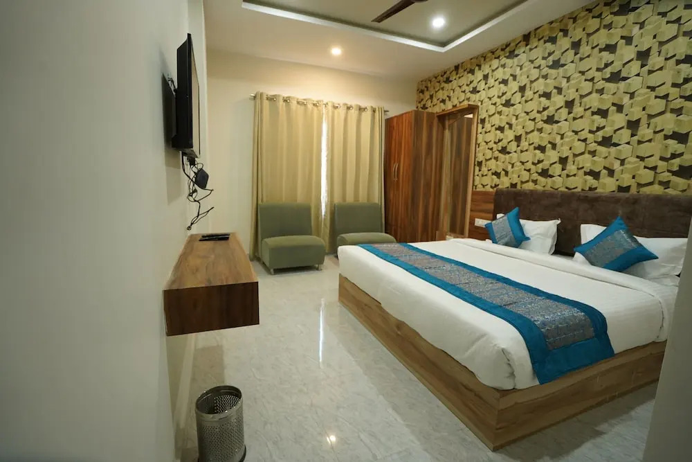 Hotel Paramount Udaipur