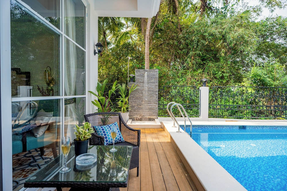 ELIVAAS Prive Suntuarios Casa Iris 4BHK