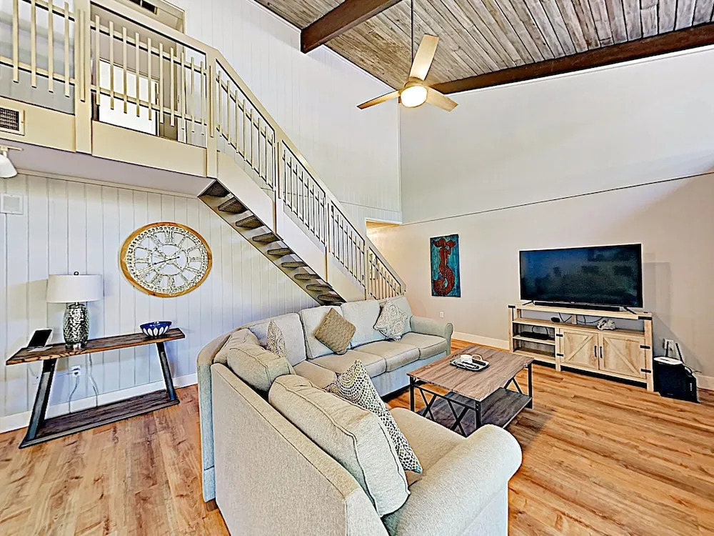 Sea Pines Home 3 Bedrooms 3 Bathrooms Condo