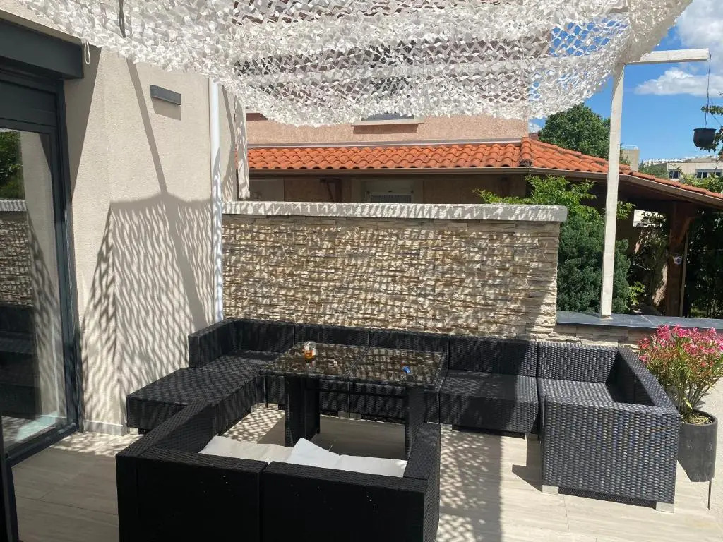 Maison Lyon 8 Jardin Parking Studio Independant Sur Demande