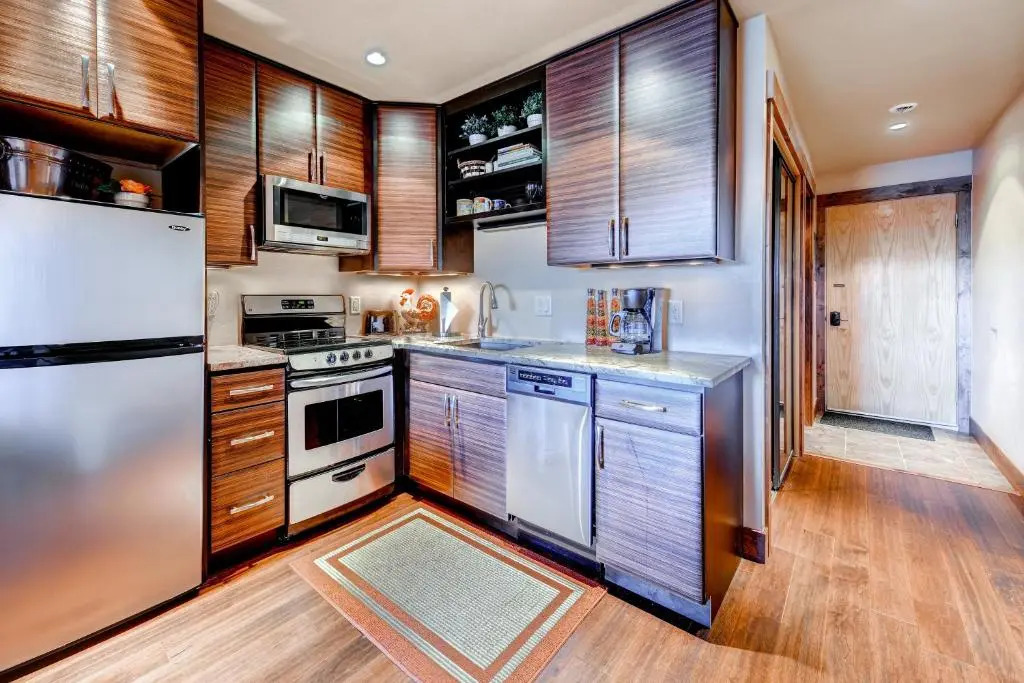 Studio Condo 318 in Historic Frisco at Cedars Lodge
