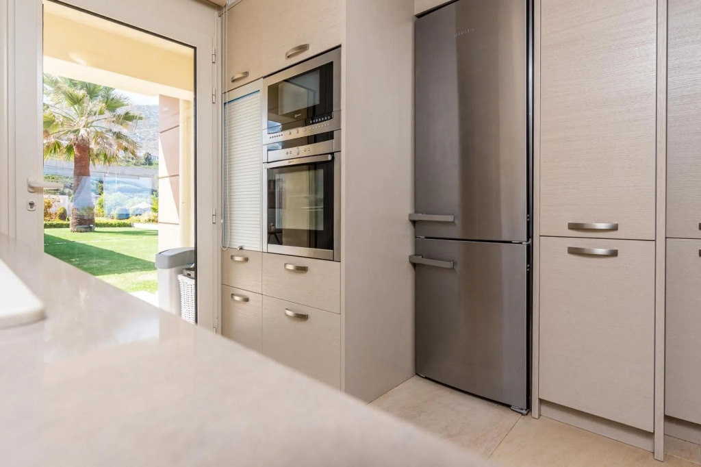 Beachfront Villa Diamond with a heated pool