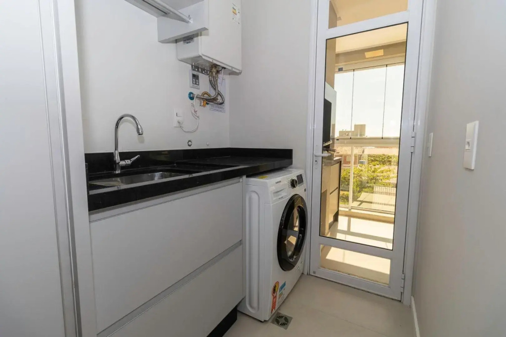 Puntarenas 203 - Excelente apartamento 2 suítes - Finamente mobiliado e decorado - À poucos metros da praia