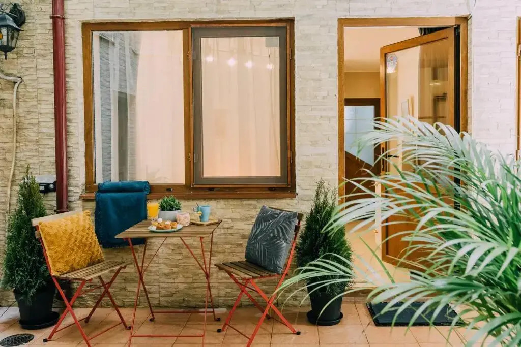 Studio with private terrace next to Cișmigiu