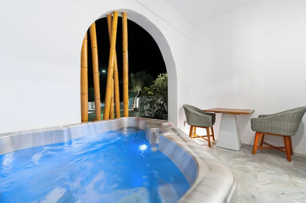 Oliva Suites Santorini