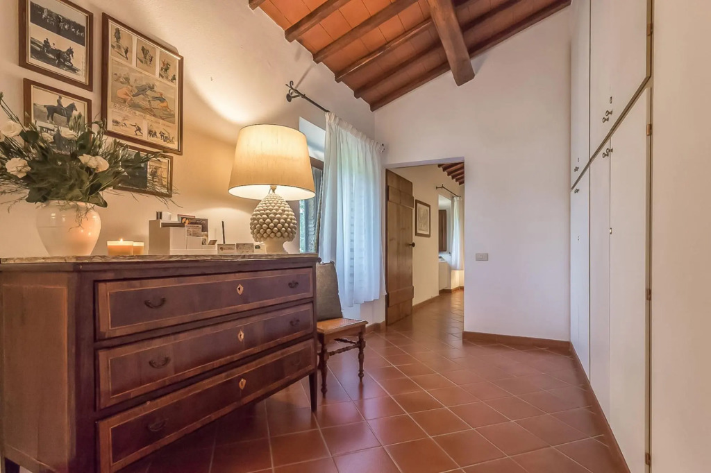 La Torre del Conte, villa with home restaurant, is located in an oasis of peace among the green Umbr-La Torre del Conte