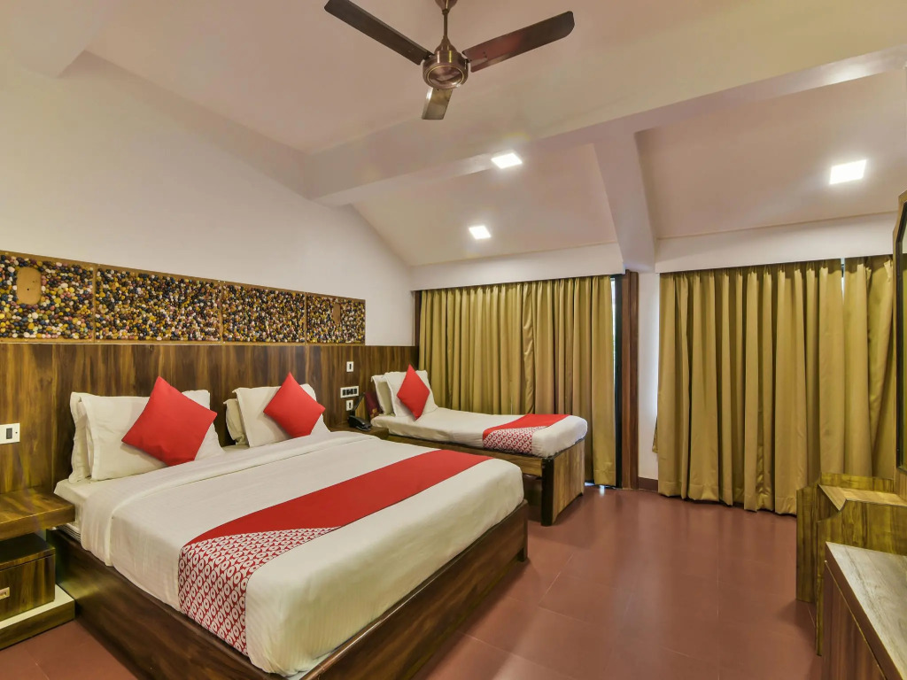 OYO 4977 Kristal Sands Beach Resort