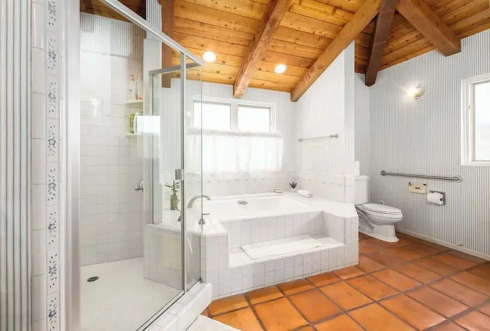 4 Bedroom With Pool in Oceanside