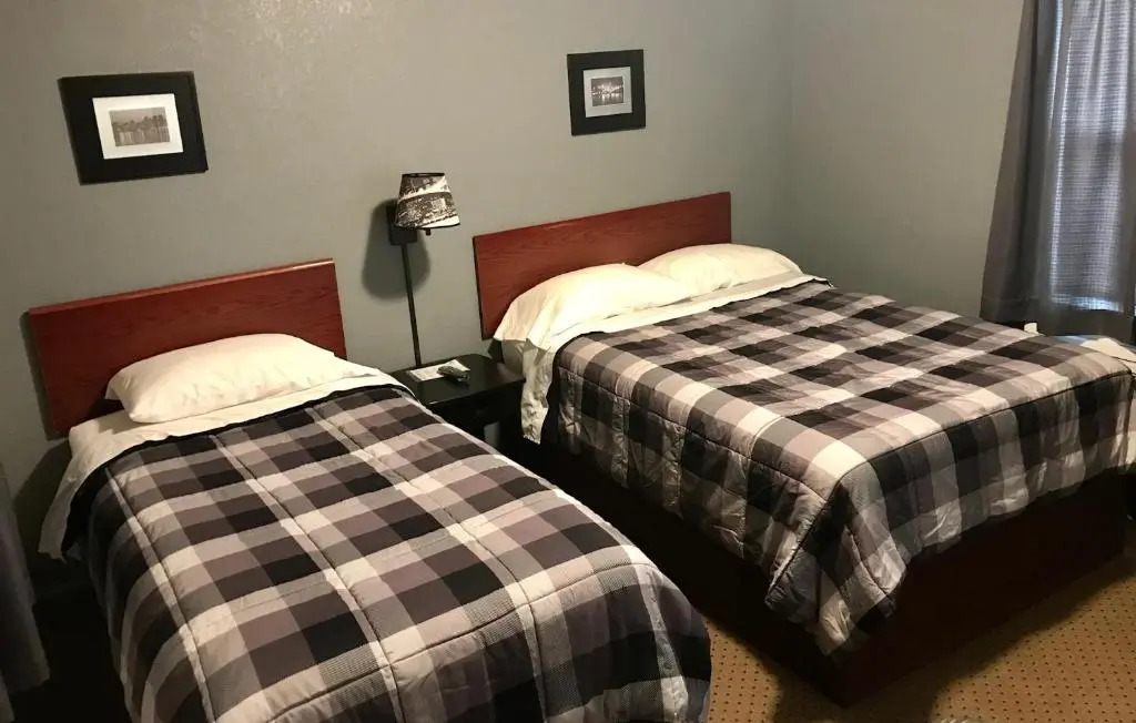 Highland Court Motel