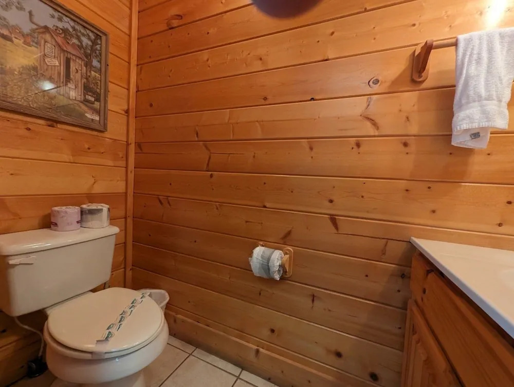 Ern812 - Eagles Perch 2 Bedroom Cabin by RedAwning